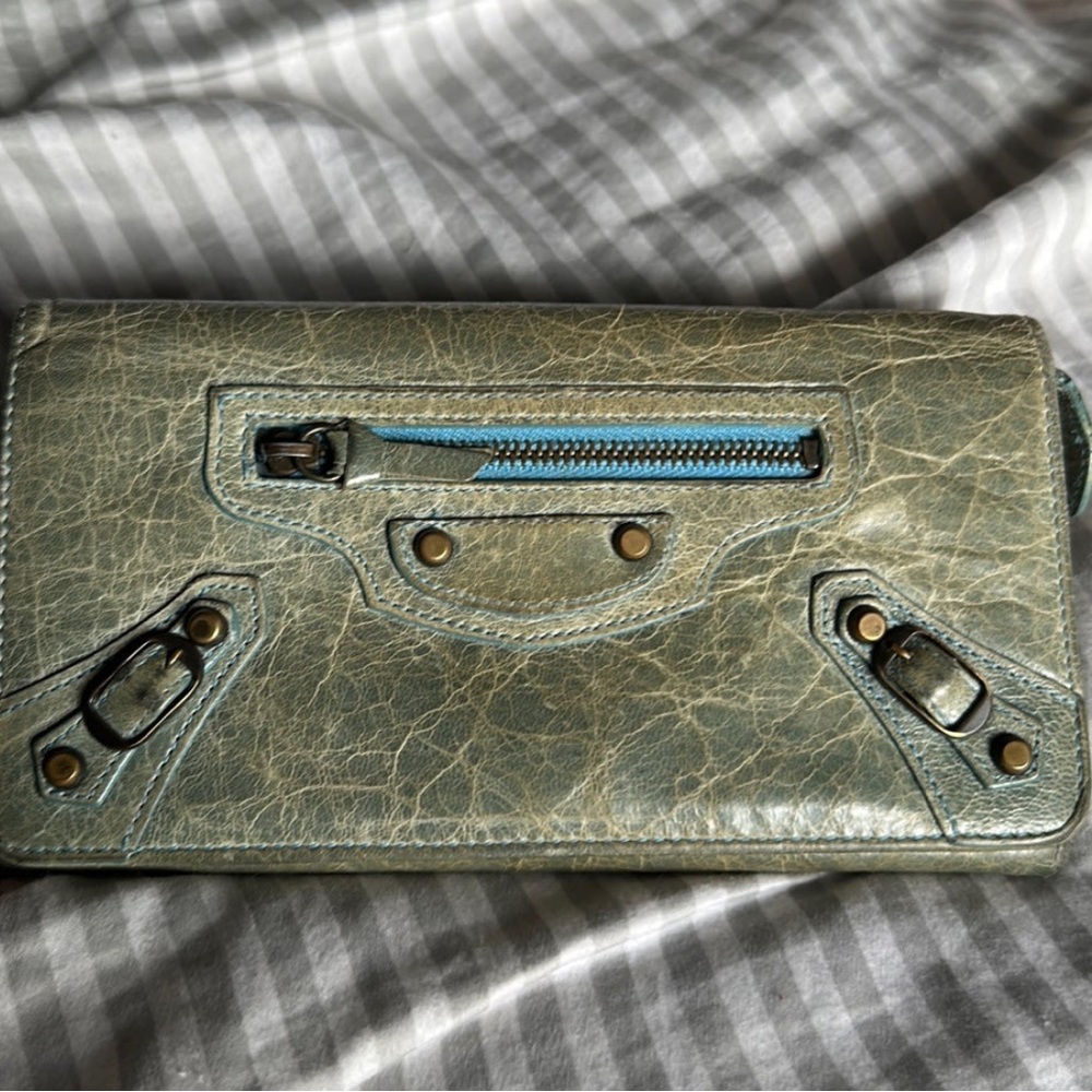 NWOT’s Balenciaga large leather wallet
